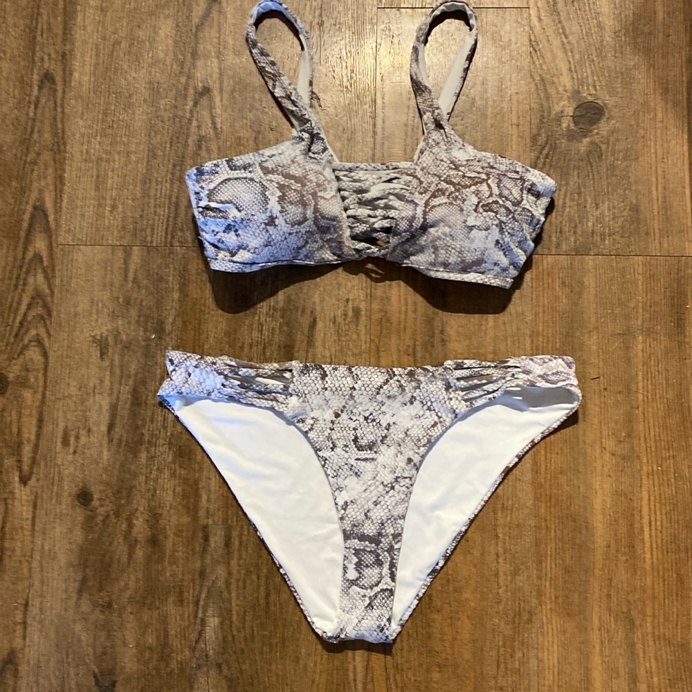 TINIBIKINI Grey & White Snakeskin Bikini w/ Criss Cross Details!!! Size L